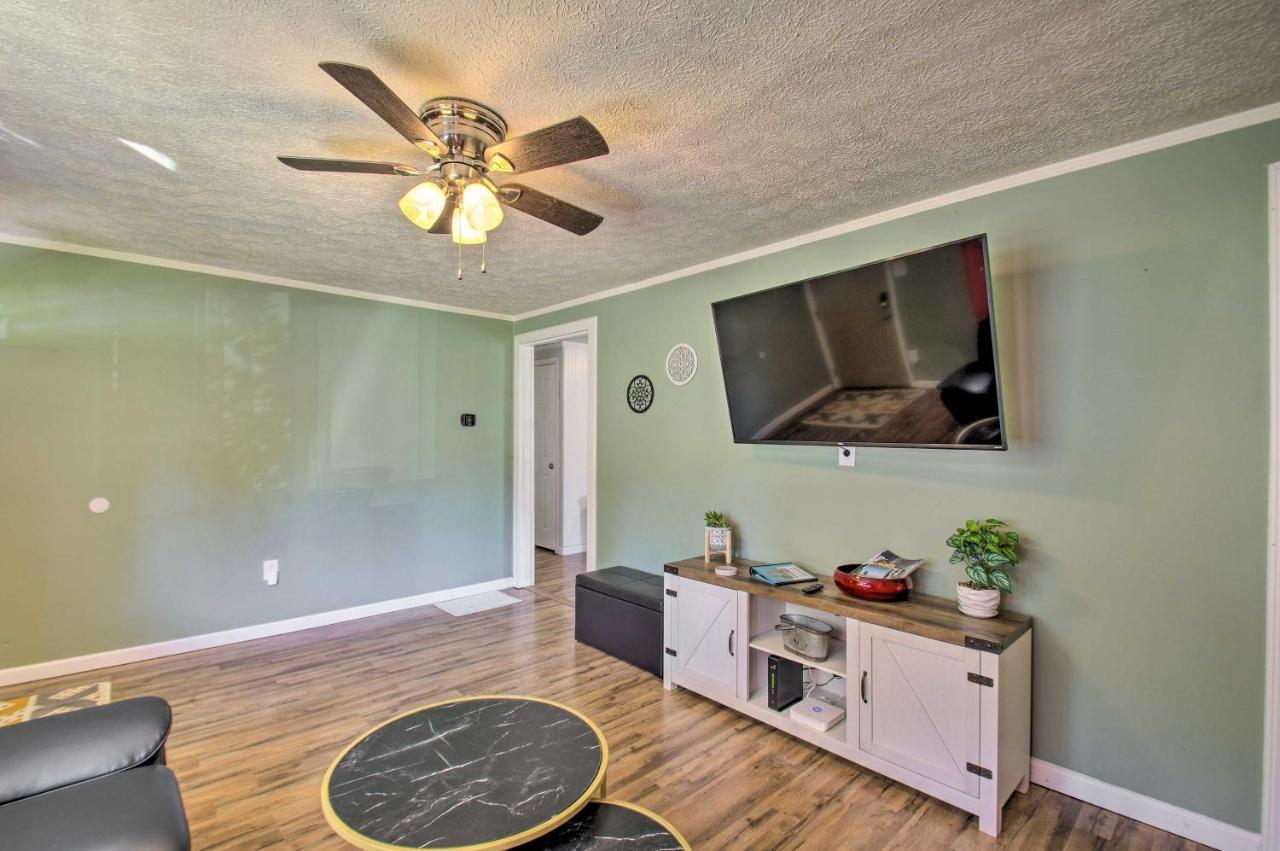 Dog-Friendly Fayetteville Home With Hot Tub! Exterior photo