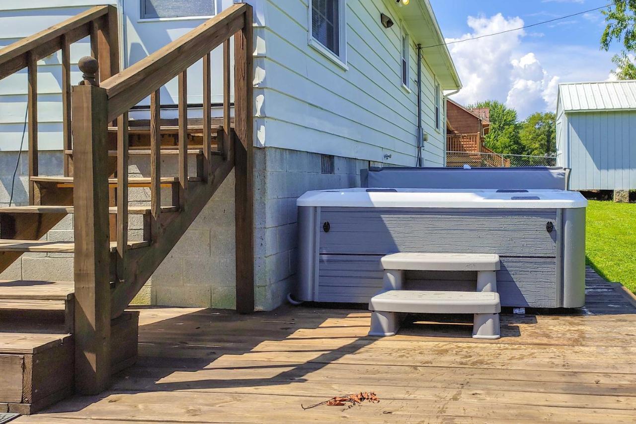 Dog-Friendly Fayetteville Home With Hot Tub! Exterior photo